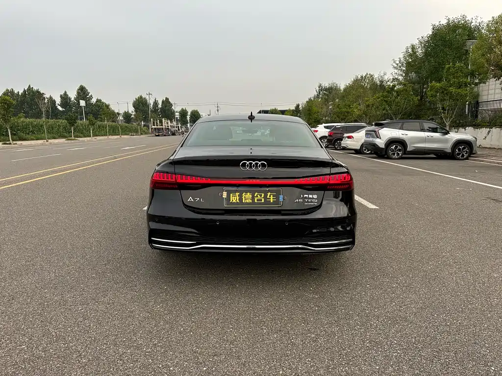 Audi A7L — фото 5