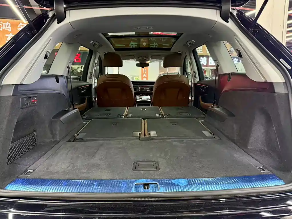 Audi Q7 — фото 16