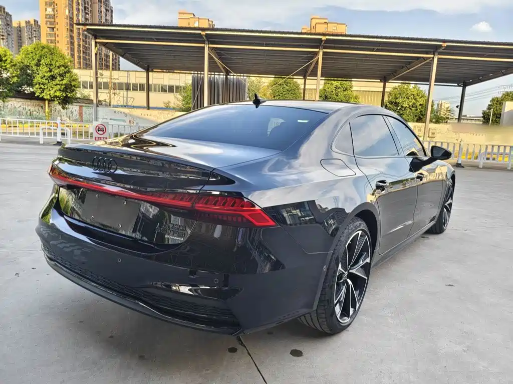 Audi A7L — фото 10