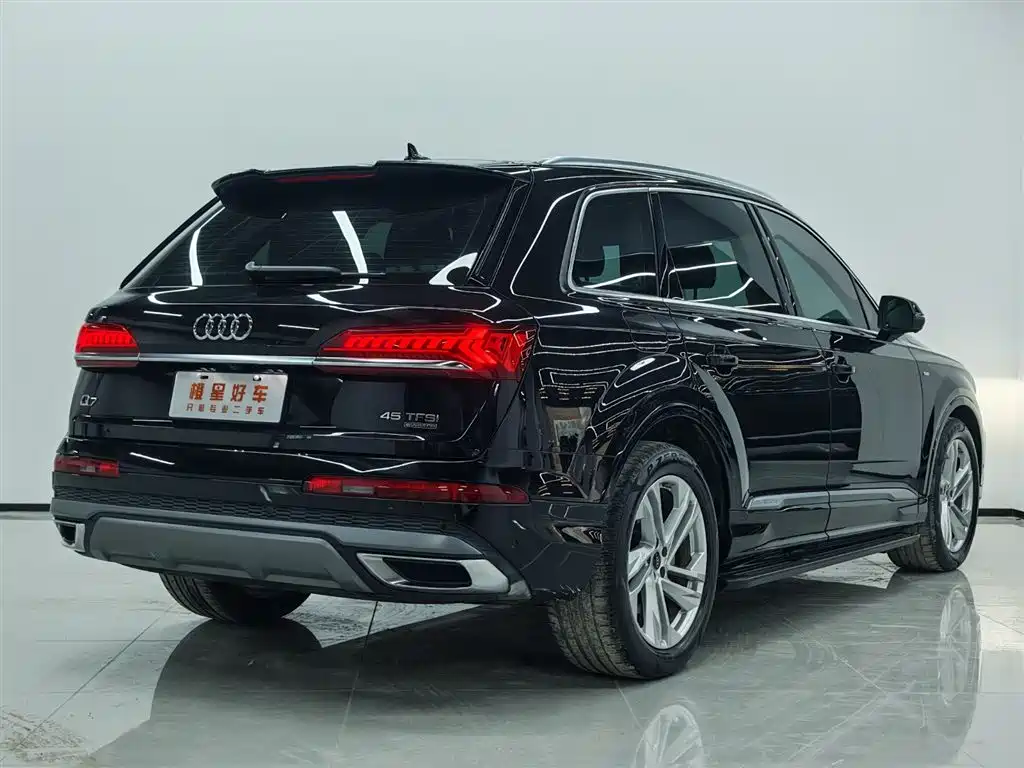 Audi Q7 — фото 4