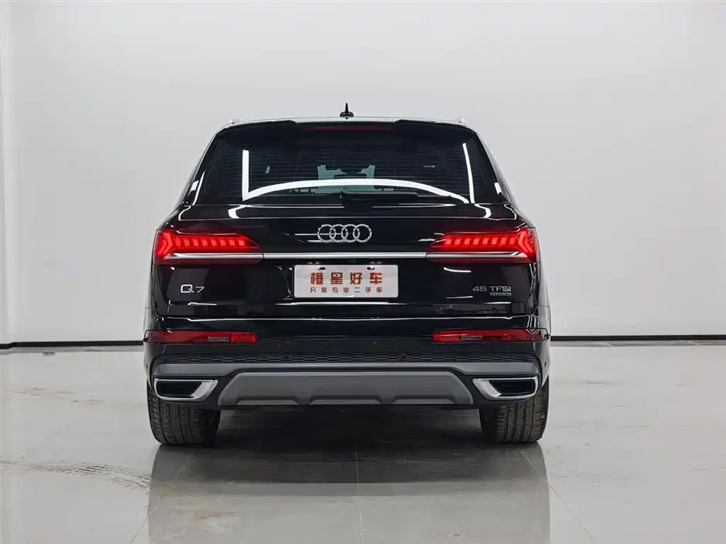 Audi Q7 — фото 5