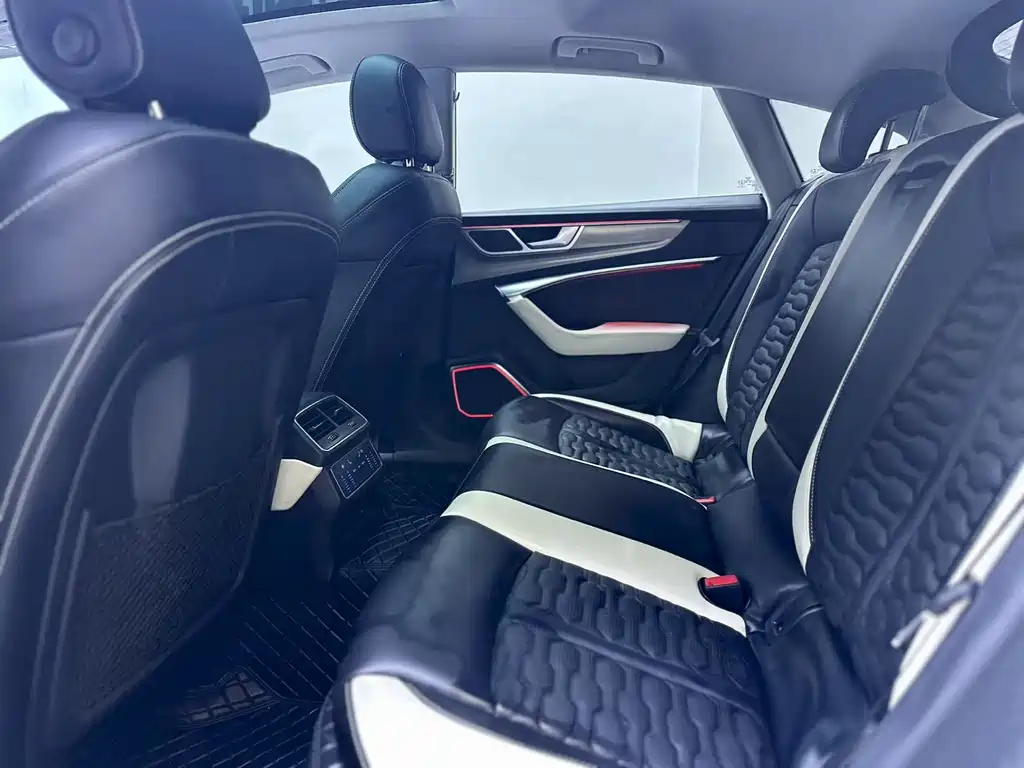 Audi A7 — фото 5