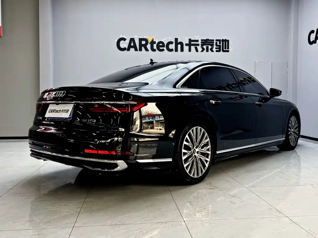 Audi A8 — фото 6