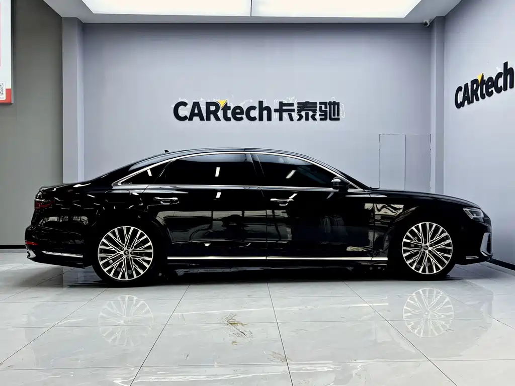 Audi A8 — фото 7