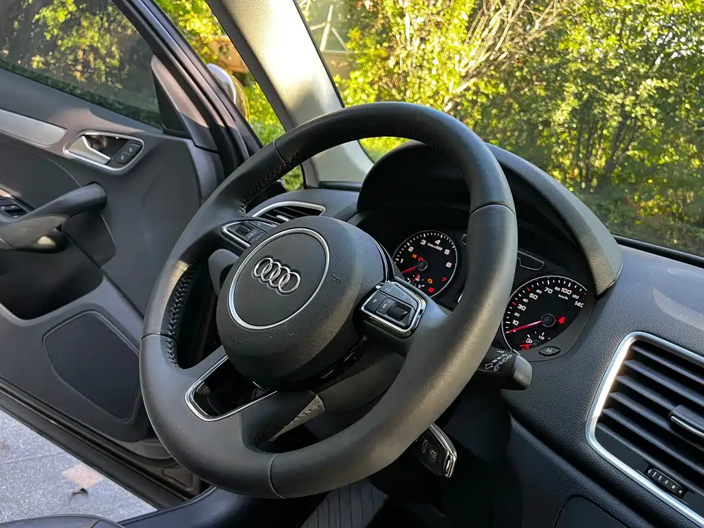 Audi Q3 — фото 9