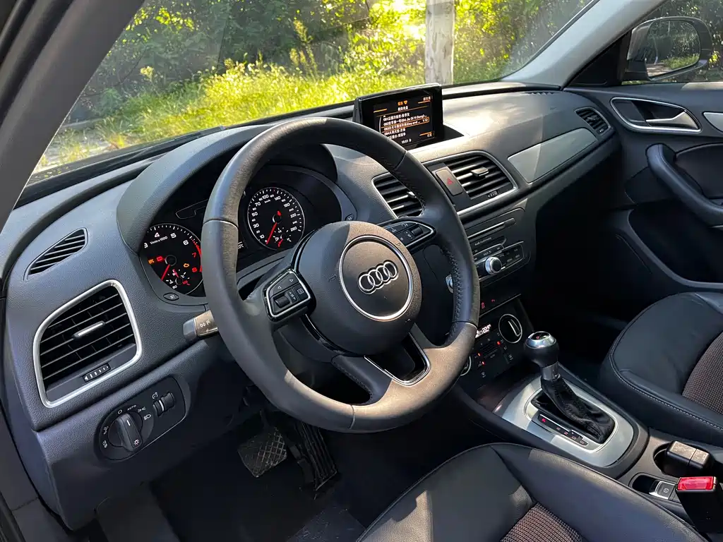 Audi Q3 — фото 10