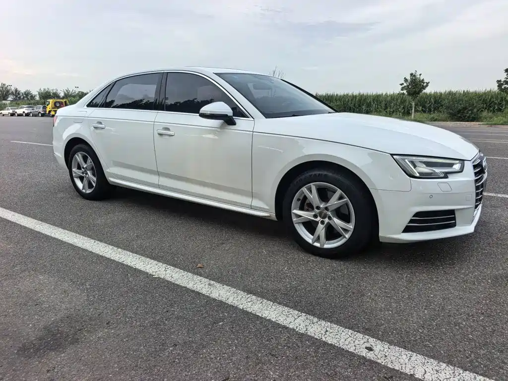 Audi A4L — фото 23