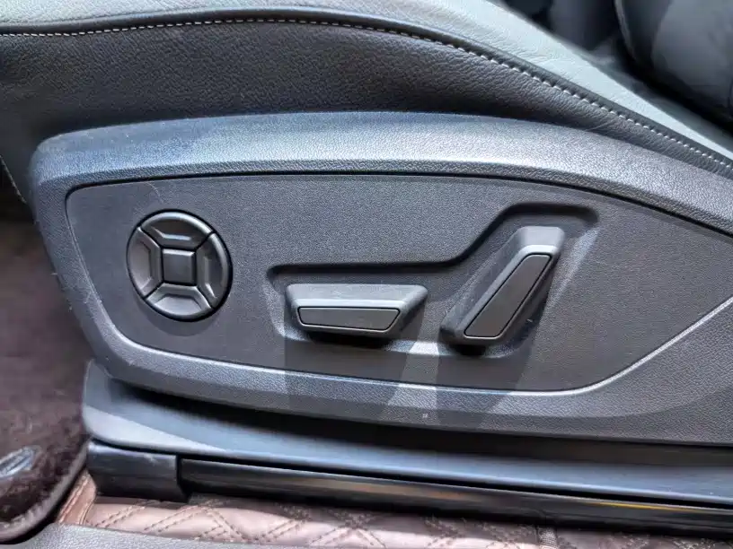 Audi Q3 — фото 11