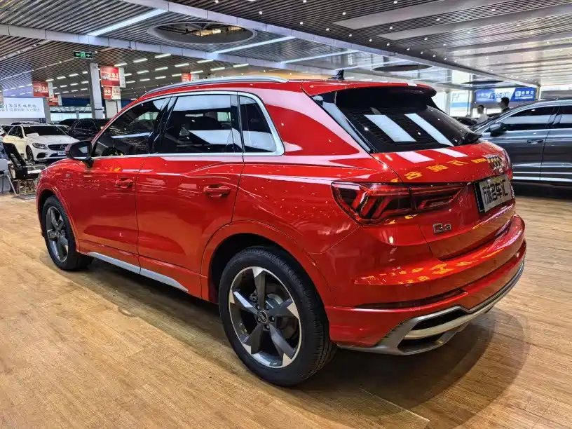 Audi Q3 — фото 20