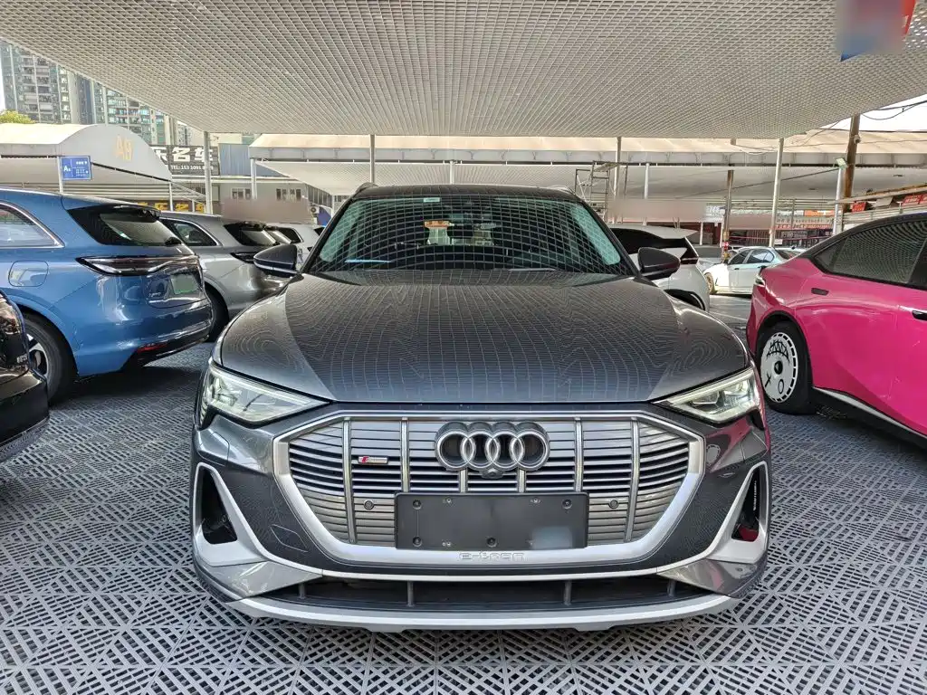 Audi e-tron — фото 3