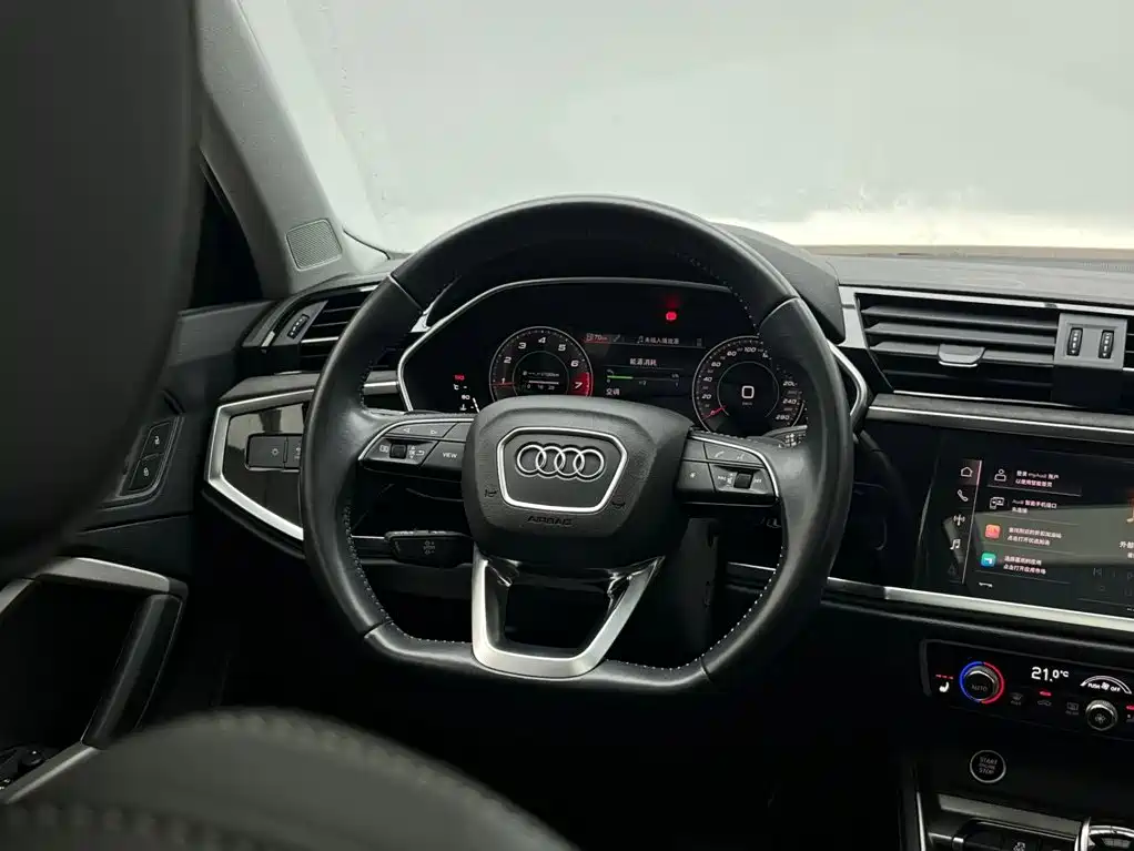 Audi Q3 — фото 15