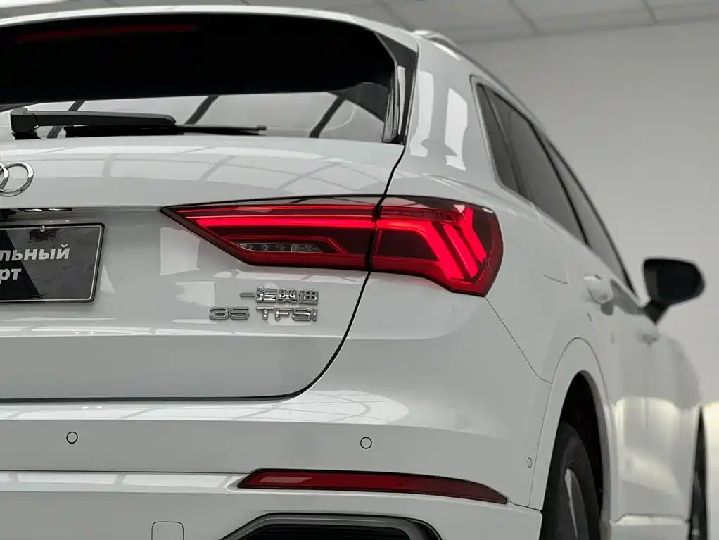 Audi Q3 — фото 9