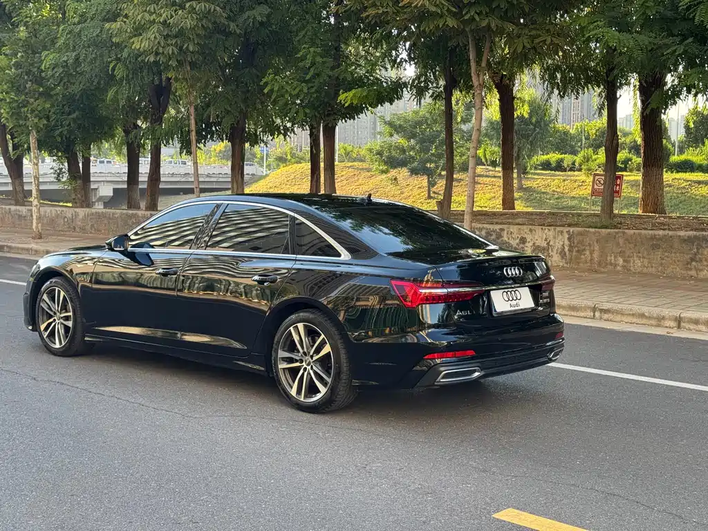 Audi A6L — фото 7