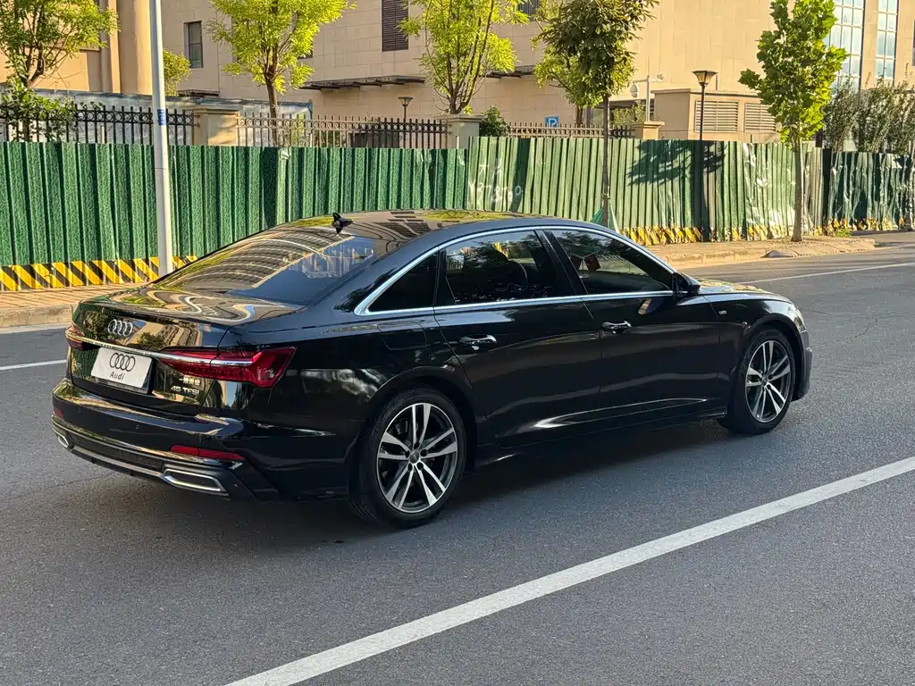 Audi A6L — фото 9