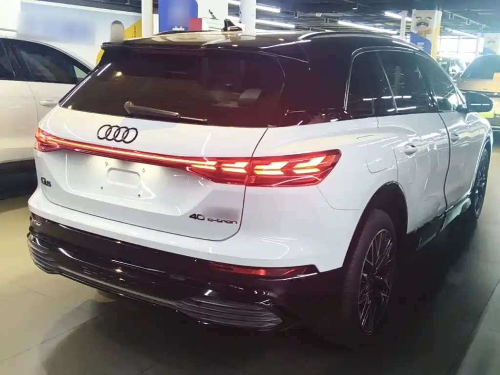 Audi Q5 e-tron — фото 7