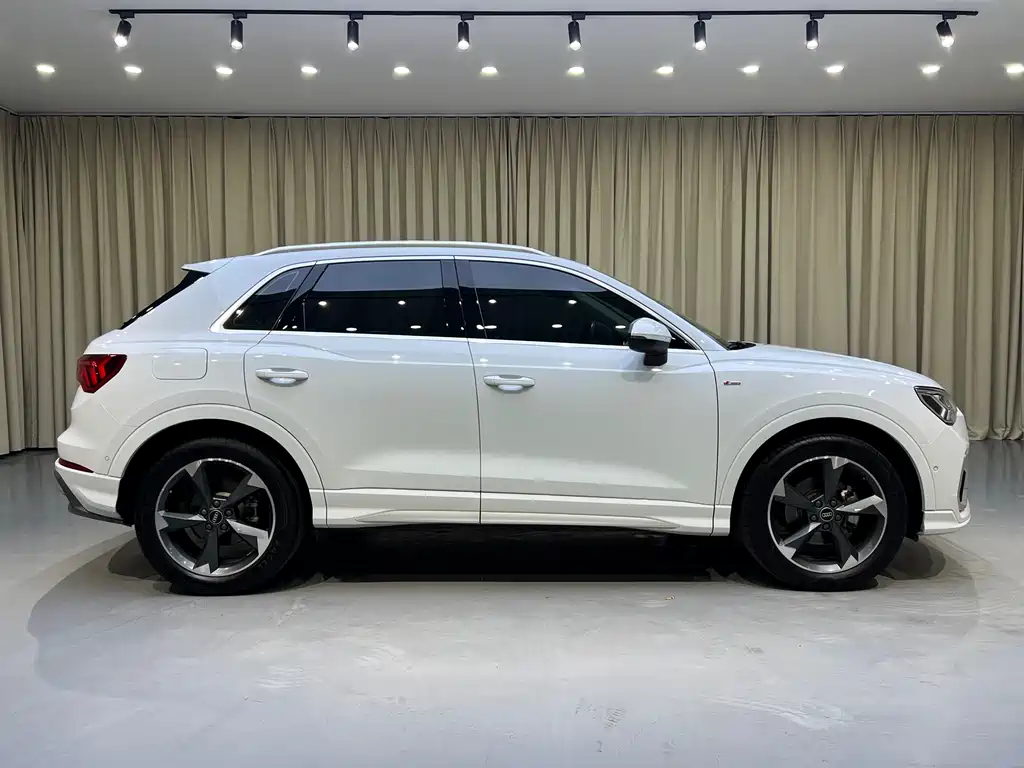 Audi Q3 — фото 4