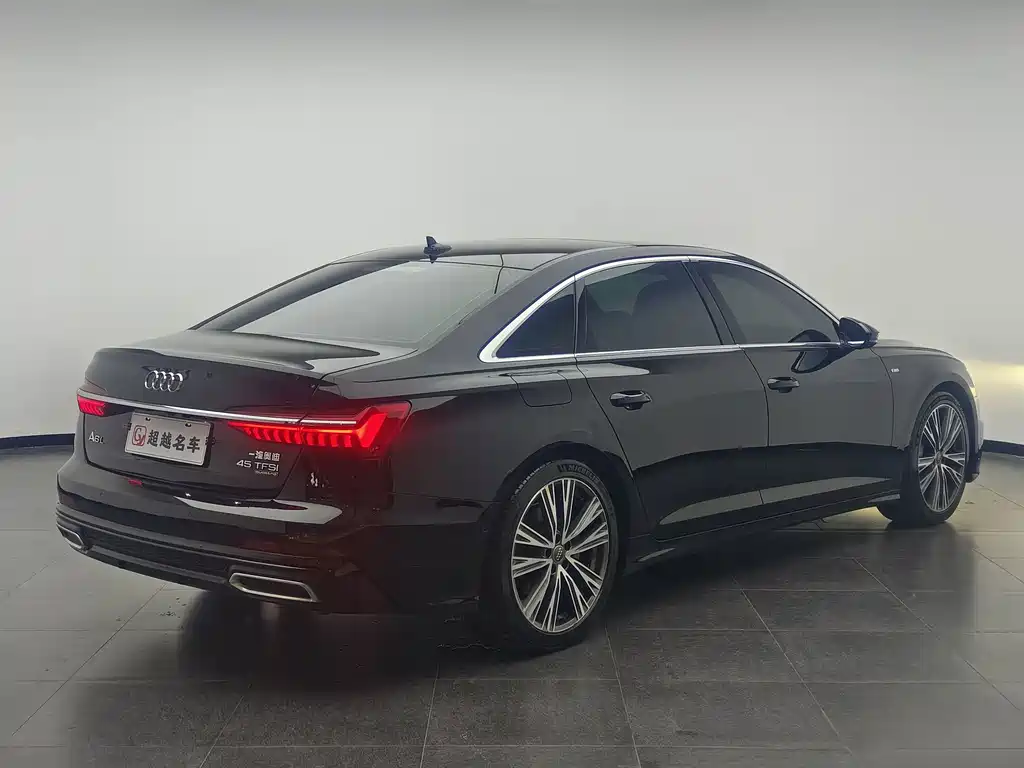 Audi A6L — фото 14