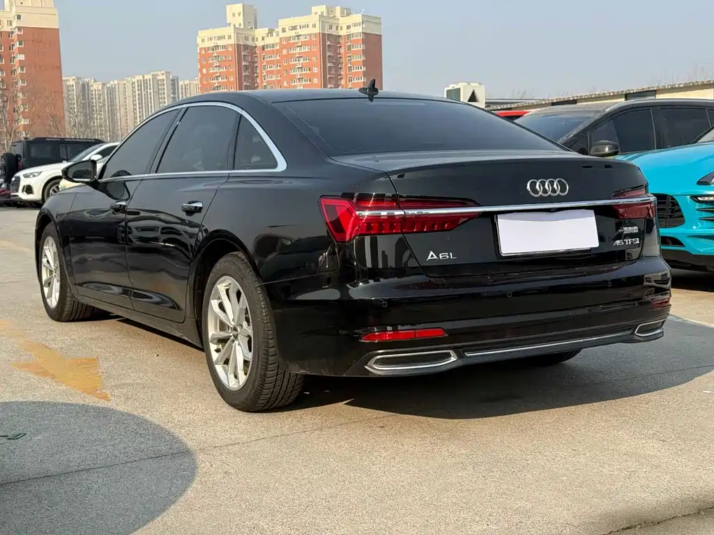 Audi A6L — фото 5