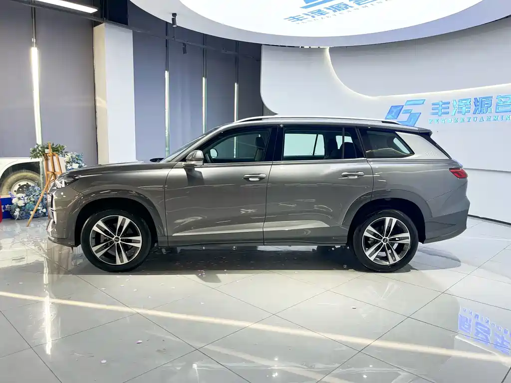 Audi Q6 — фото 3