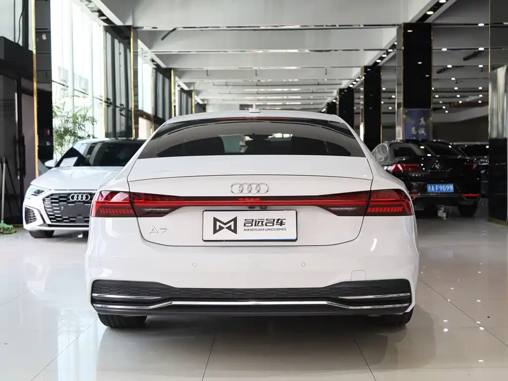 Audi A7 — фото 18