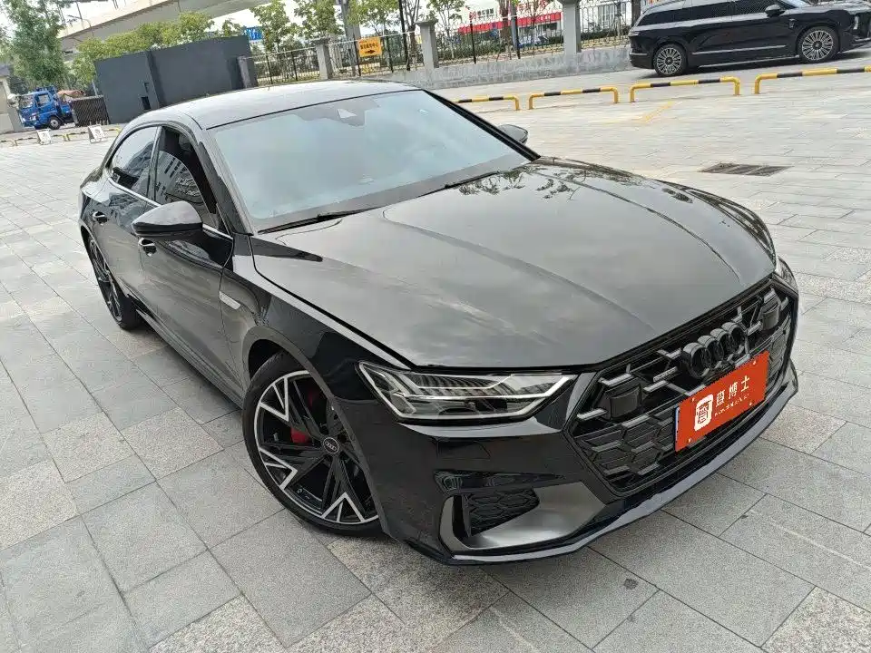 Audi A7L — фото 2