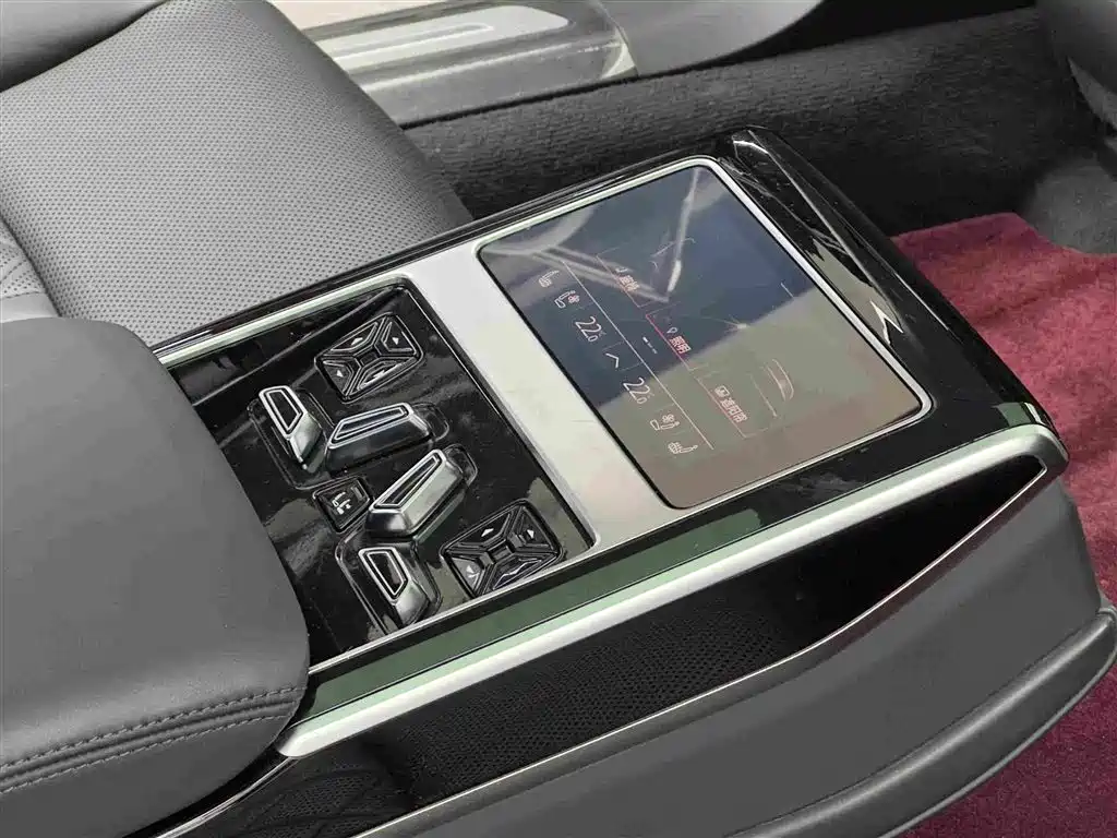 Audi A8 New Energy — фото 11