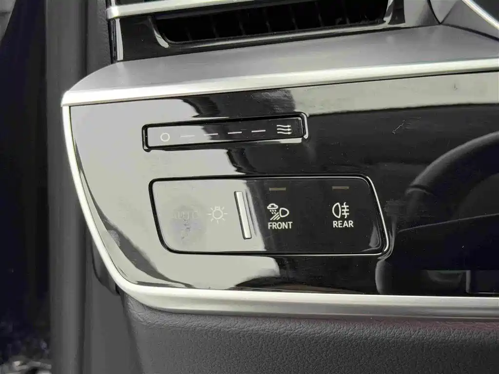Audi A8 New Energy — фото 21