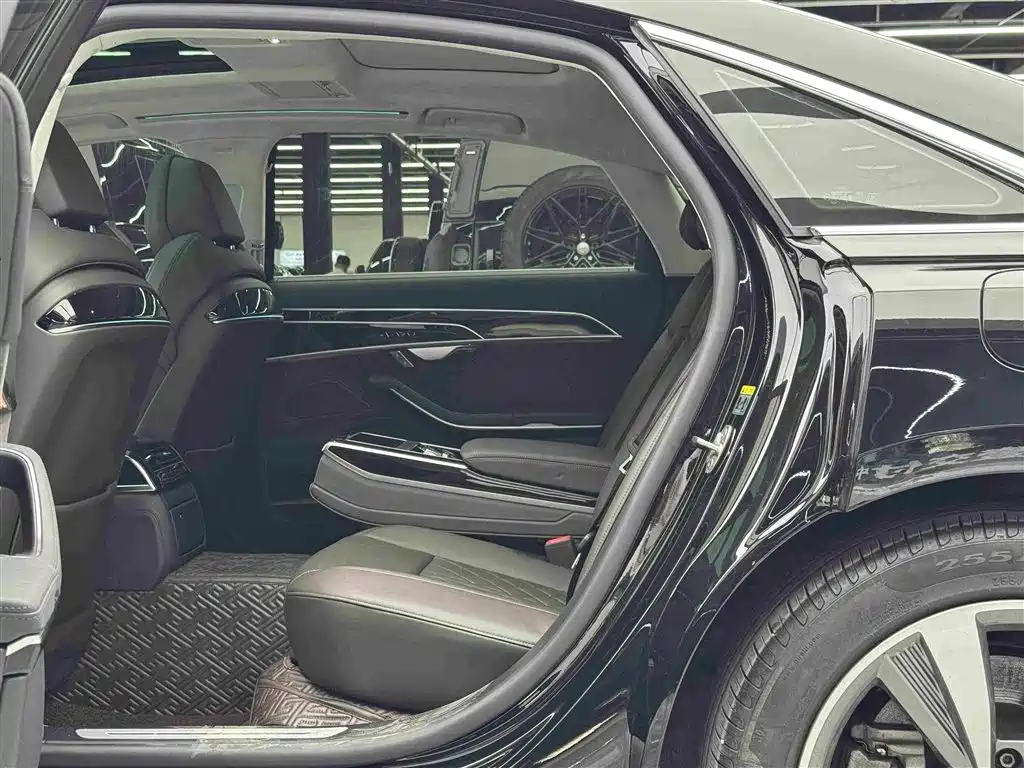 Audi A8 New Energy — фото 9