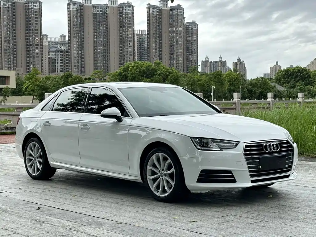 Audi A4L — фото 25