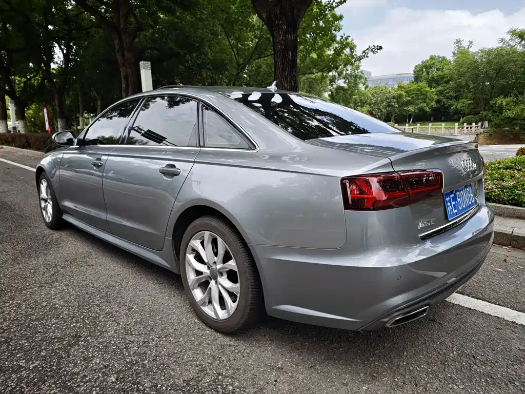 Audi A6L — фото 6