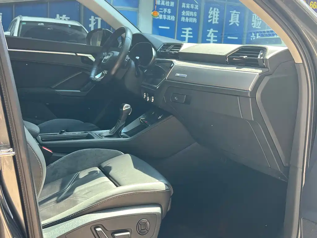 Audi Q3 Sportback — фото 10