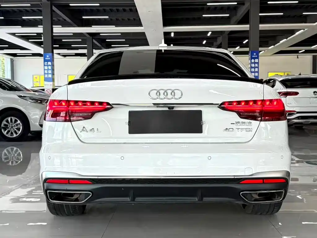 Audi A4L — фото 5