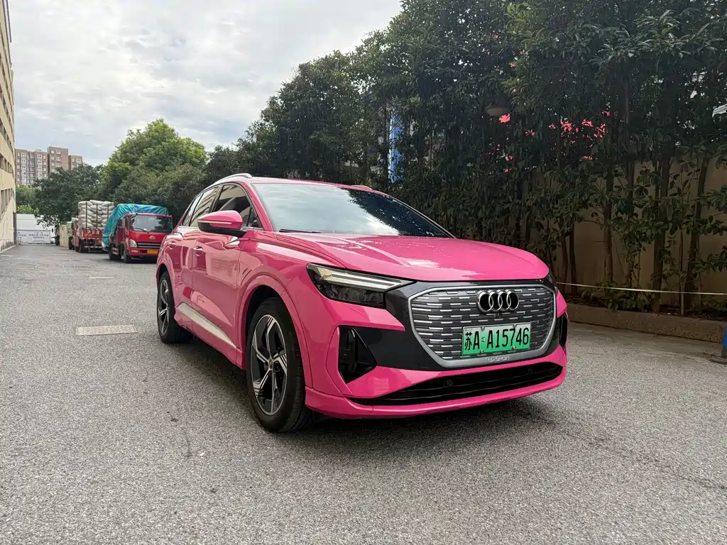Audi Q4 e-tron — фото 3