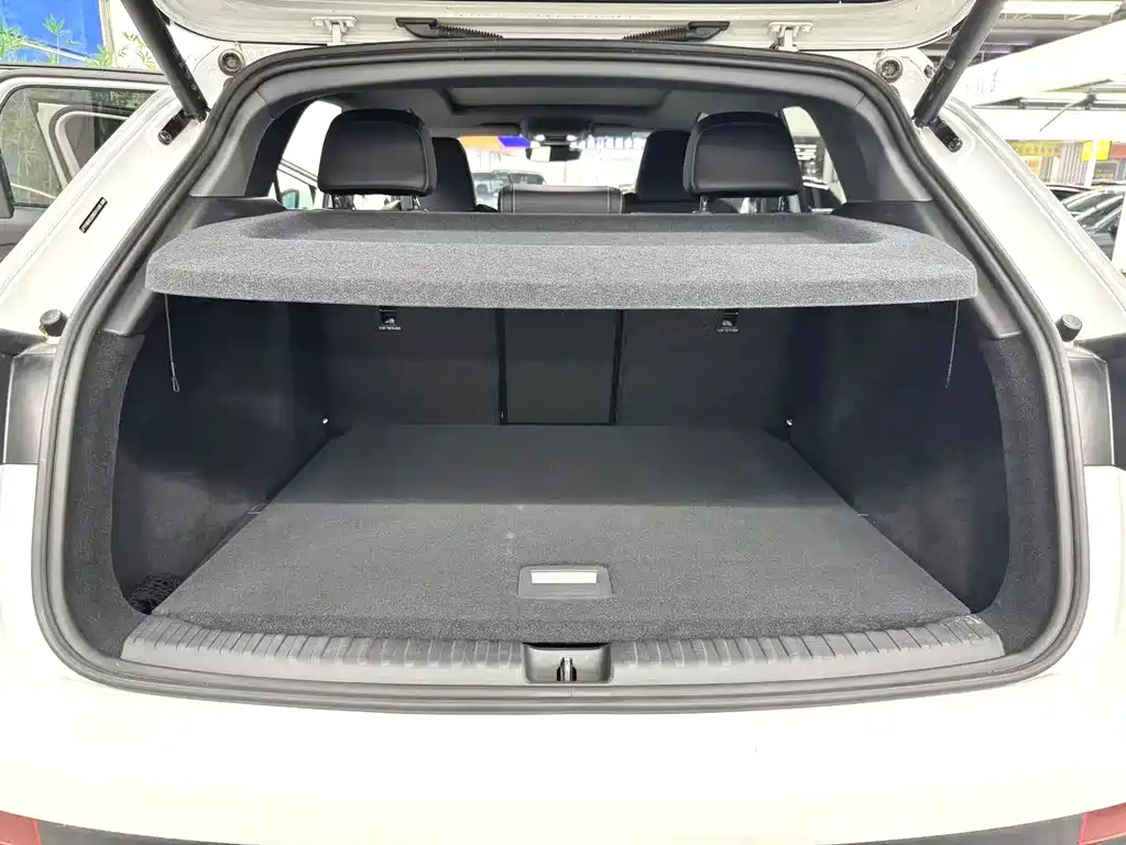 Audi Q4 e-tron — фото 15