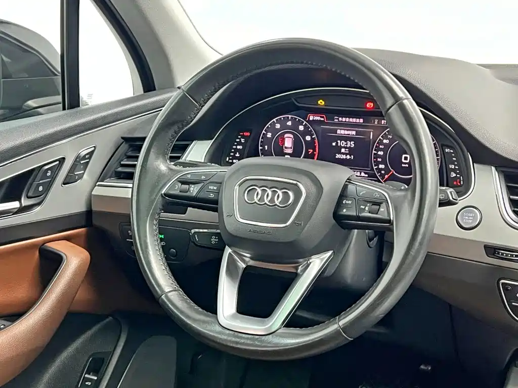 Audi Q7 — фото 22