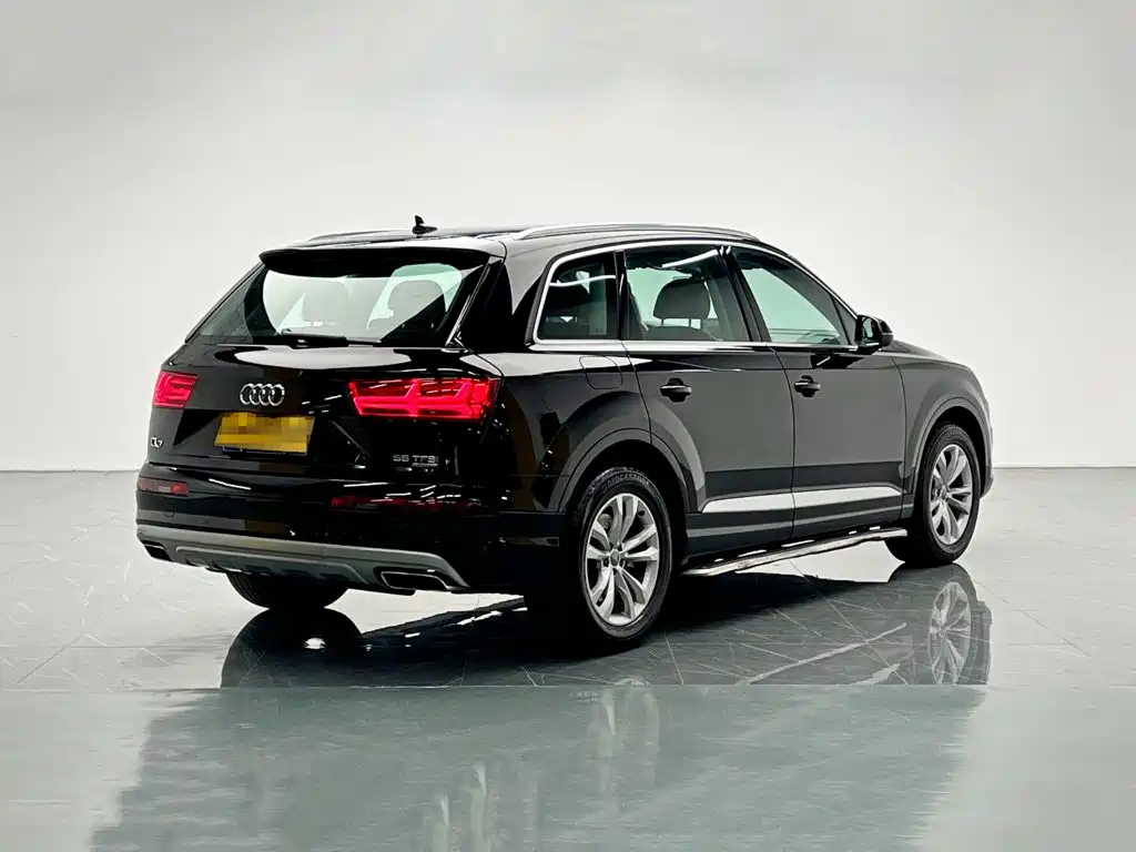 Audi Q7 — фото 6