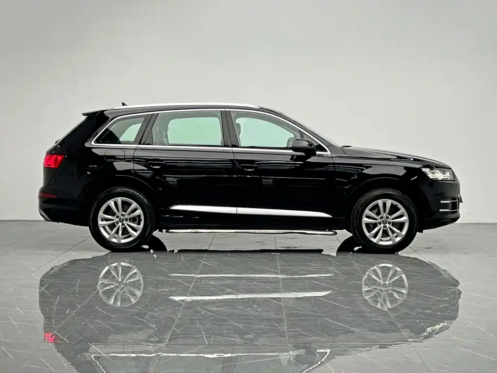 Audi Q7 — фото 7