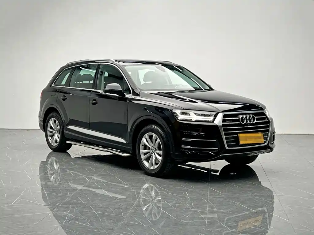 Audi Q7 — фото 8