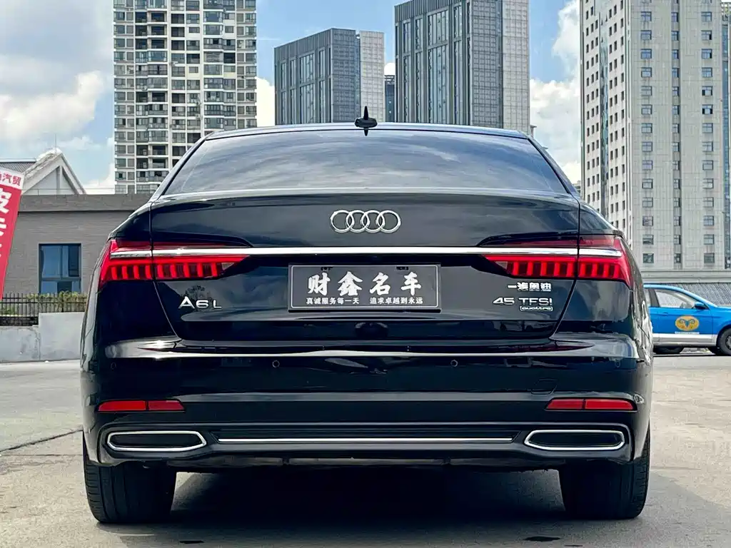 Audi A6L — фото 10