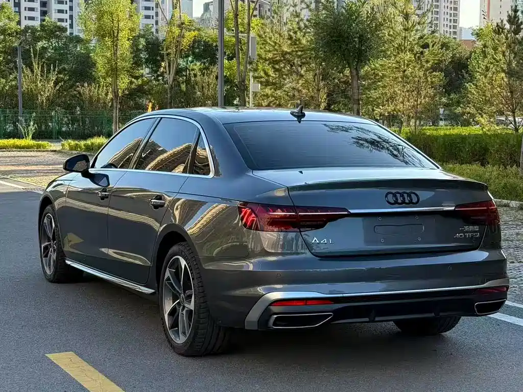 Audi A4L — фото 4