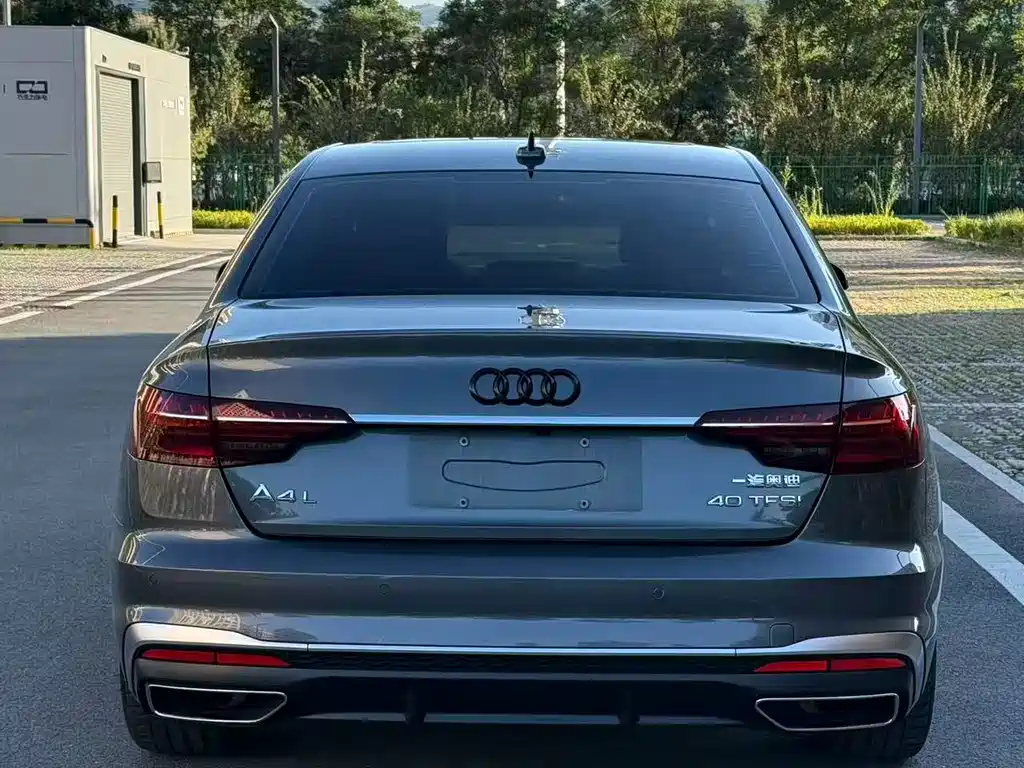 Audi A4L — фото 5