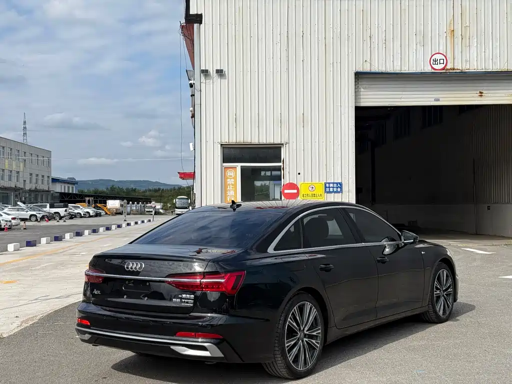 Audi A6L — фото 5