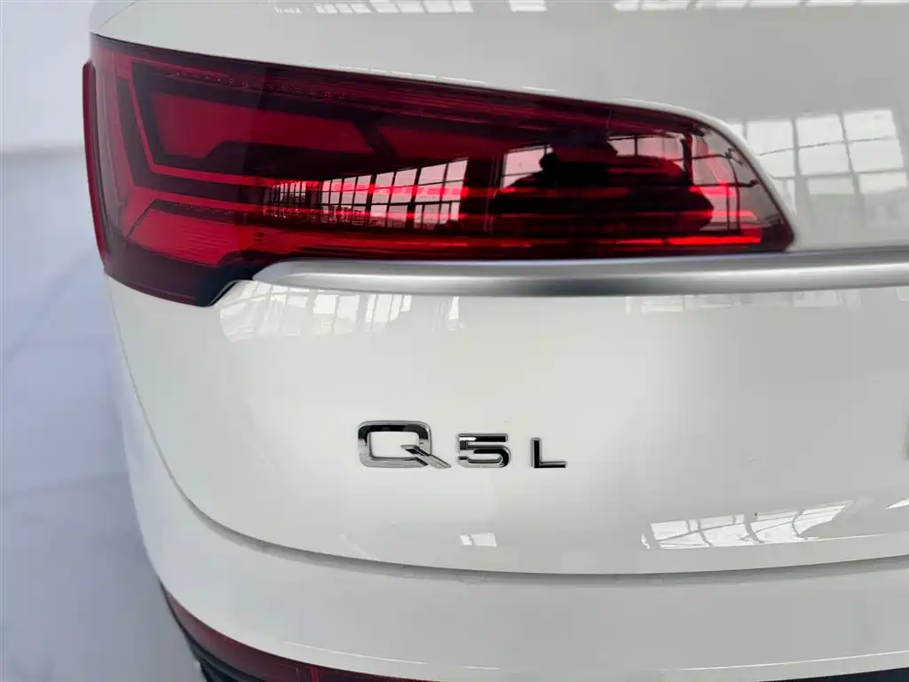 Audi Q5L Sportback — фото 9
