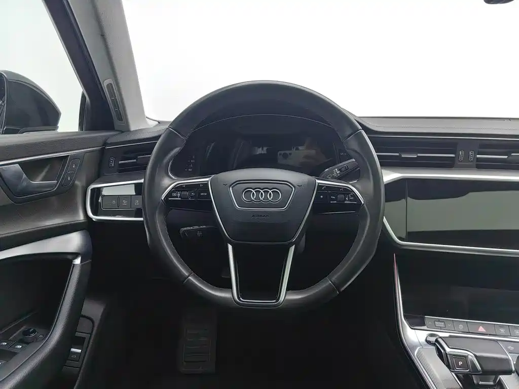 Audi A6L — фото 10