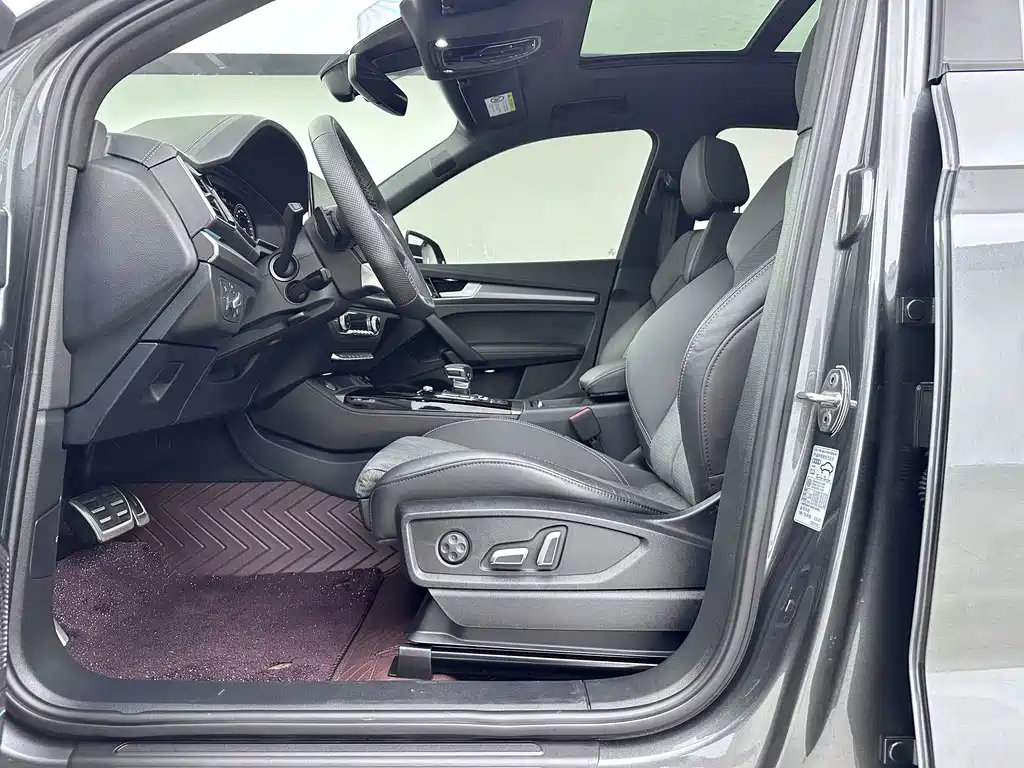 Audi Q5L Sportback — фото 11