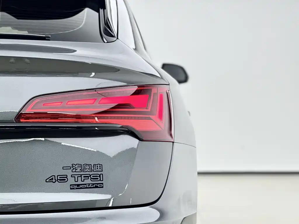 Audi Q5L Sportback — фото 14