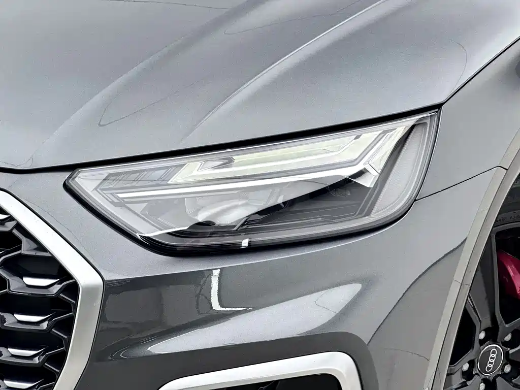 Audi Q5L Sportback — фото 15