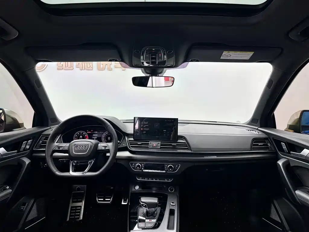 Audi Q5L Sportback — фото 9
