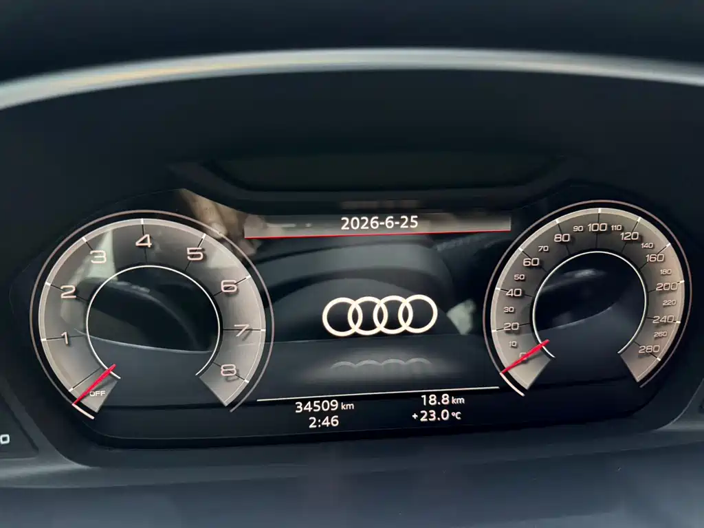 Audi Q3 — фото 20