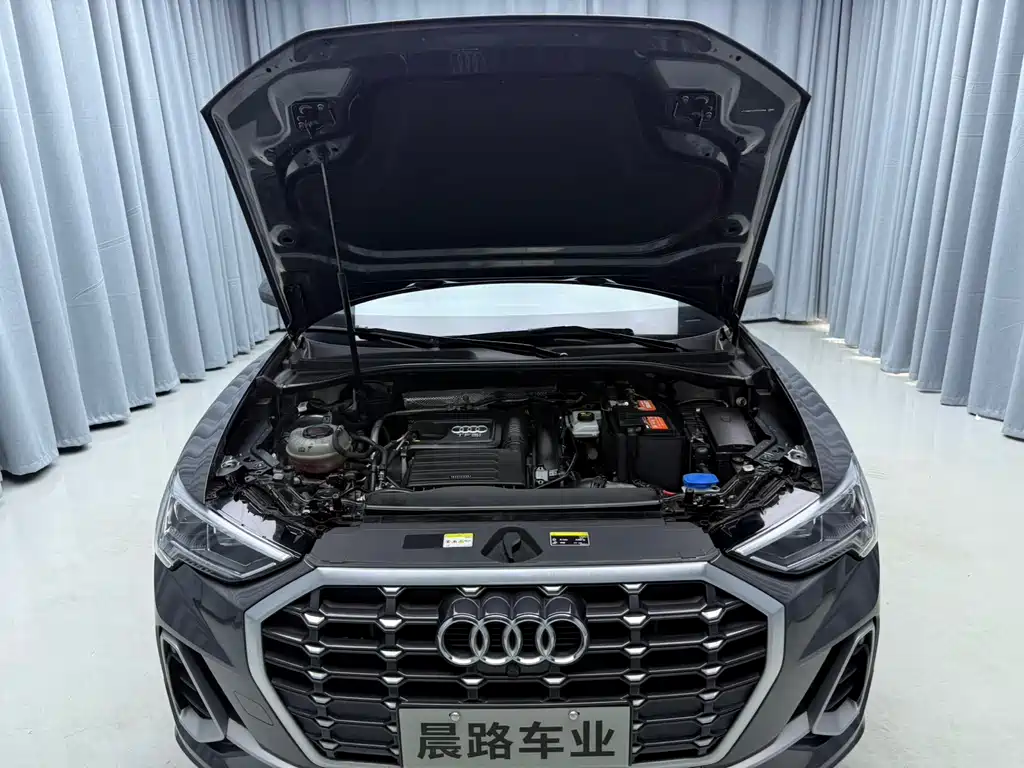 Audi Q3 — фото 10